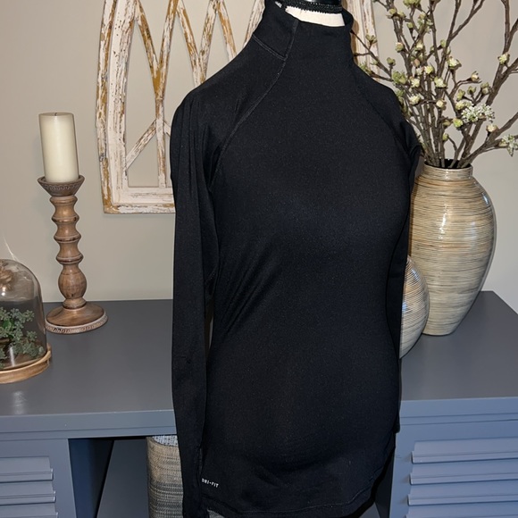 Nike Base Layer - Picture 2 of 7